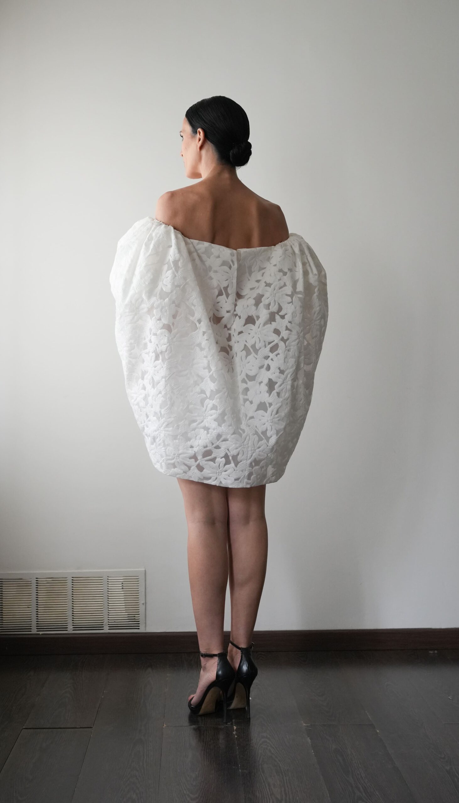 160-Puff-sleeve-dress-1.jpg